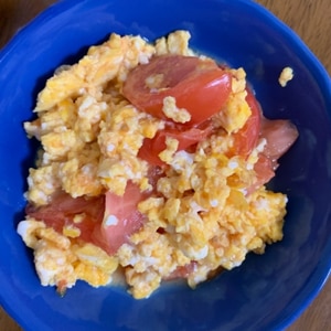 鶏ガラスープでトマトと卵の炒め物